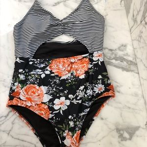 Cupshe one piece size S